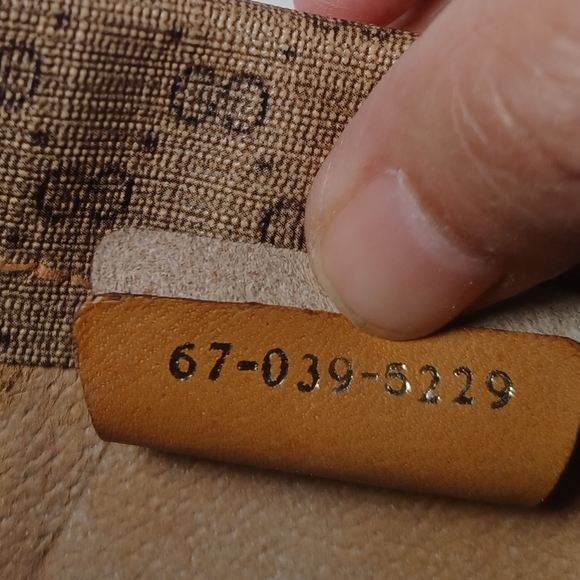 Gucci monogram clutch EUC - Picture 10 of 14